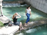 Feet - Lovely barefoot walkers