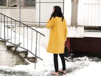 Feet - Ainash - 2018-01-21 A tall barefoot girl