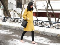 Feet - Ainash - 2018-01-21 A tall barefoot girl