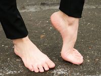Feet - Ainash - 2018-01-21 A tall barefoot girl