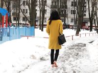 Feet - Ainash - 2018-01-21 A tall barefoot girl