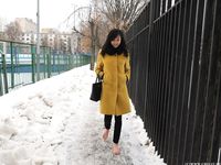 Feet - Ainash - 2018-01-21 A tall barefoot girl