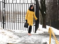 Feet - Ainash - 2018-01-21 A tall barefoot girl