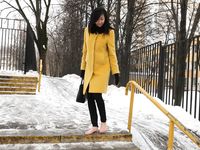 Feet - Ainash - 2018-01-21 A tall barefoot girl