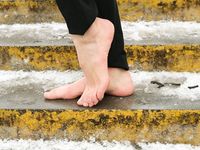 Feet - Ainash - 2018-01-21 A tall barefoot girl