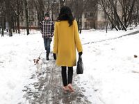 Feet - Ainash - 2018-01-21 A tall barefoot girl