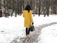 Feet - Ainash - 2018-01-21 A tall barefoot girl