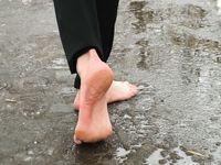 Feet - Ainash - 2018-01-21 A tall barefoot girl