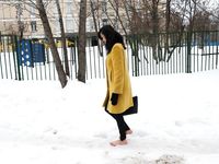 Feet - Ainash - 2018-01-21 A tall barefoot girl