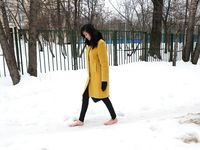 Feet - Ainash - 2018-01-21 A tall barefoot girl