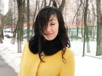 Feet - Ainash - 2018-01-21 A tall barefoot girl