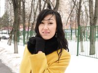 Feet - Ainash - 2018-01-21 A tall barefoot girl