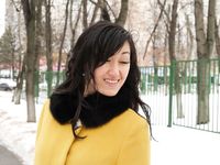 Feet - Ainash - 2018-01-21 A tall barefoot girl