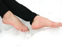 Feet - Ainash - 2018-01-21 A tall barefoot girl