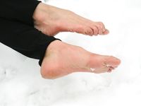 Feet - Ainash - 2018-01-21 A tall barefoot girl