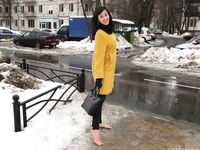 Feet - Ainash - 2018-01-21 A tall barefoot girl