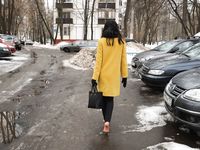 Feet - Ainash - 2018-01-21 A tall barefoot girl