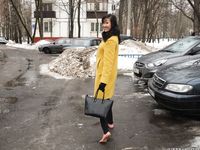 Feet - Ainash - 2018-01-21 A tall barefoot girl