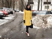 Feet - Ainash - 2018-01-21 A tall barefoot girl