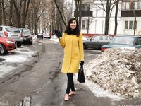 Feet - Ainash - 2018-01-21 A tall barefoot girl