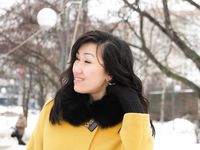 Feet - Ainash - 2018-01-21 A tall barefoot girl