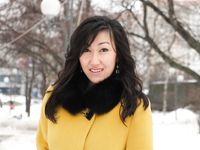 Feet - Ainash - 2018-01-21 A tall barefoot girl