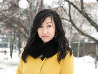 Feet - Ainash - 2018-01-21 A tall barefoot girl