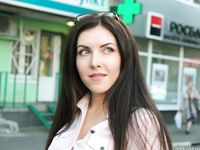 Feet - Albina - 2016-03-26 Barefoot office girl