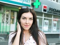 Feet - Albina - 2016-03-26 Barefoot office girl