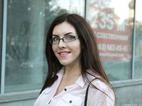 Feet - Albina - 2016-03-26 Barefoot office girl