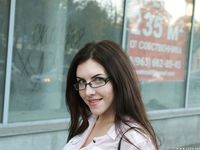 Feet - Albina - 2016-03-26 Barefoot office girl