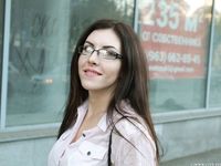 Feet - Albina - 2016-03-26 Barefoot office girl