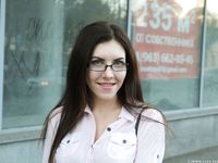 Feet - Albina - 2016-03-26 Barefoot office girl