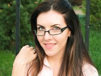 Feet - Albina - 2016-03-26 Barefoot office girl