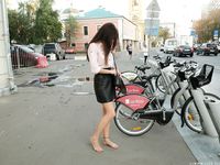 Feet - Albina - 2016-03-26 Barefoot office girl