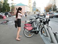 Feet - Albina - 2016-03-26 Barefoot office girl