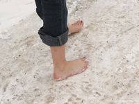 Feet - Alenka - 2006-08-19 Russian barefoot winter