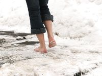 Feet - Alenka - 2006-08-19 Russian barefoot winter