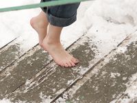 Feet - Alenka - 2006-08-19 Russian barefoot winter