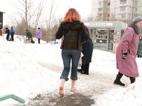 Feet - Alenka - 2006-08-19 Russian barefoot winter