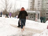 Feet - Alenka - 2006-08-19 Russian barefoot winter
