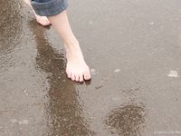 Feet - Alenka - 2006-08-19 Russian barefoot winter