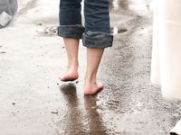 Feet - Alenka - 2006-08-19 Russian barefoot winter