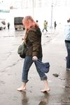 Feet - Alenka - 2006-08-19 Russian barefoot winter