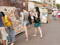 Feet - Alexandra + Olga A - 2011-04-02 Two girls in the center of Moscow