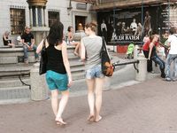 Feet - Alexandra + Olga A - 2011-04-02 Two girls in the center of Moscow