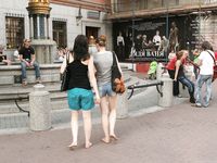 Feet - Alexandra + Olga A - 2011-04-02 Two girls in the center of Moscow