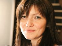 Feet - Alexandra + Olga A - 2011-04-02 Two girls in the center of Moscow