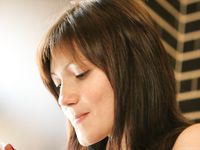 Feet - Alexandra + Olga A - 2011-04-02 Two girls in the center of Moscow