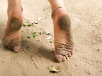 Feet - Alexandra + Olga A - 2011-04-02 Two girls in the center of Moscow